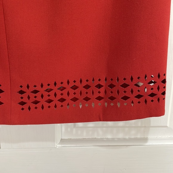 Banana Republic || Mini Skirt with Laser Cut Hem; Burnt Orange; Size 4 - Picture 9 of 12